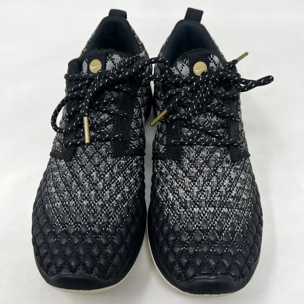 Nike Roshe 2 Flyknit Women's Size 6.5 Black Running Sneaker Shoes - 861706-001